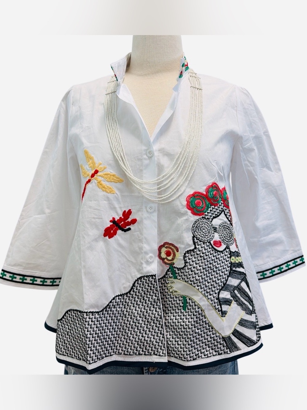 NWT-LD White Embroidered Button-Down Women's Top with Multicolor Accents